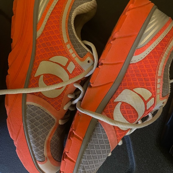 Women’s 6.5 LIKE NEW IQ Pearl Izumi running shoes - Picture 8 of 8